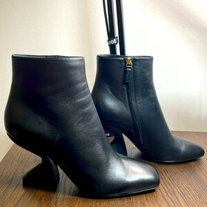 Brand New Salvatore Ferragamo Sculptural Leather Heel Ankle Boots - Size 9.5